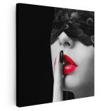 Tablou portret femeie cu voal dantela si buze rosii, alb, negru 1256 Tablou canvas pe panza CU RAMA 40x40 cm