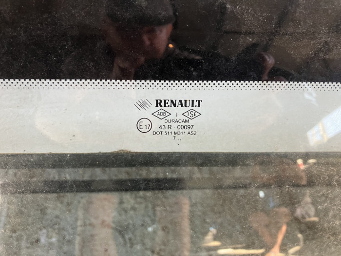 Luneta (geam spate) Renault Symbol 2007 1.4 benzina