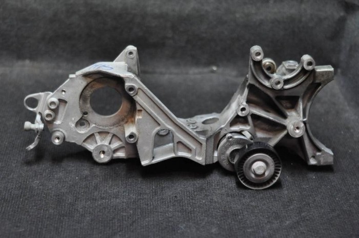Suport alternator AUDI A5 8T3 2011 OEM: 03L903143H 1595519