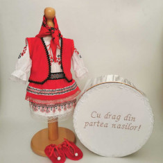 Set Botez Traditional , Costum Traditional Muna 13 - 2 piese costumas si cutie botez