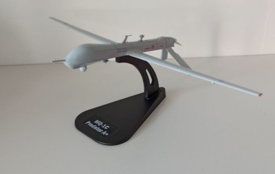 Macheta drona MQ-1C Predator A+ Italian Air Force- Italeri 1/100 avion foto