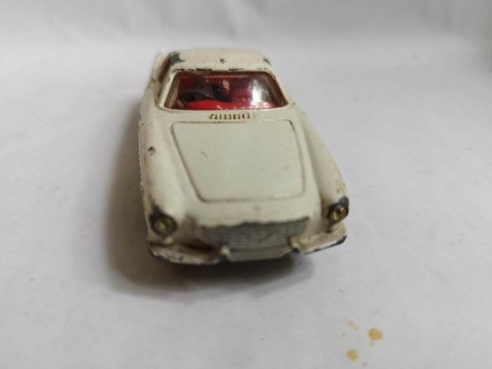 bnk jc Corgi 258 The Saints Volvo P1800