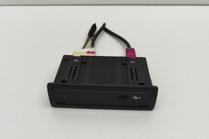 USB MERCEDES-BENZ CLA Coupe C118 2023 OEM: A2478203902 29832843