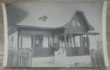 Familie in prispa casei// fotografie perioada interbelica, Romania 1900 - 1950, Portrete