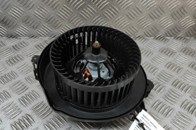 Ventilator aeroterma AUDI Q2 GA 2020 OEM: 5WC819015A,T72368C,5WA907521 30665158 foto