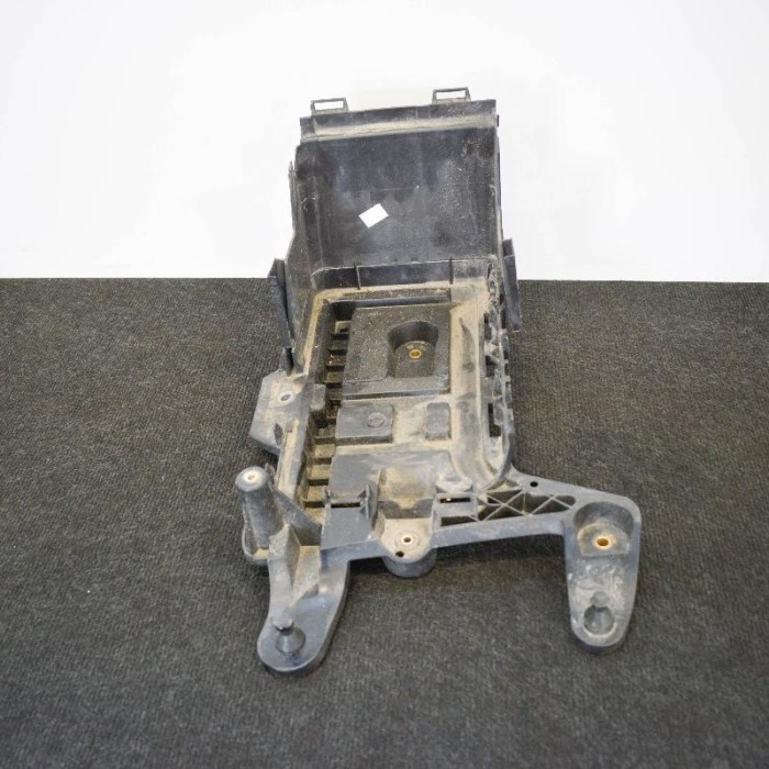Suport baterie VW PASSAT Variant B7 365 2011 OEM: 1K0915333H1K0915325B 4118630