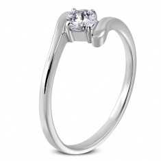 Inel de logodnă - zirconiu rotund susținut de capetele inelului - Marime inel: 56