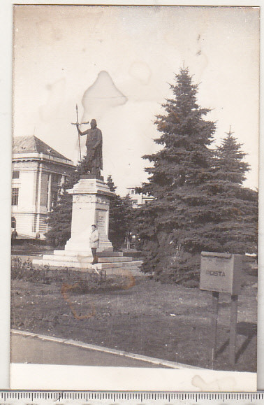 bnk foto - Ploiesti - Statuia Libertatii - 1975