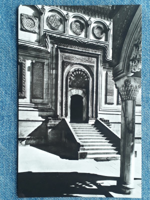 379 - Manastirea Curtea de Arges, intrarea in biserica carte postala necirculata foto