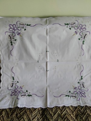 Față de masă cu broderie mecanică foto