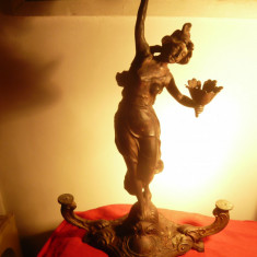 Statueta veche metal bronzat suport 3 platouri +3 farfurioare ,dim.=48x30 cm