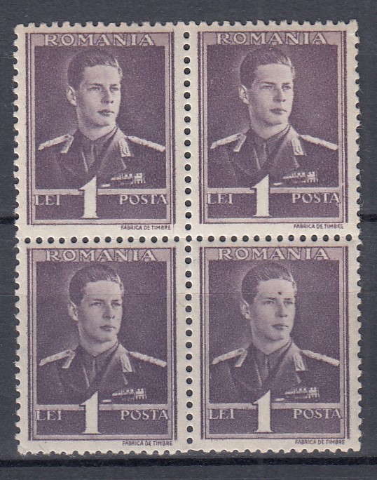 ROMANIA 1943/45 LP 153 MIHAI I UZUALE FILIGRAN CC EROARE PUNCT PE FRUNTE DREAPTA JOS BLOC DE 4 TIMBRE MNH