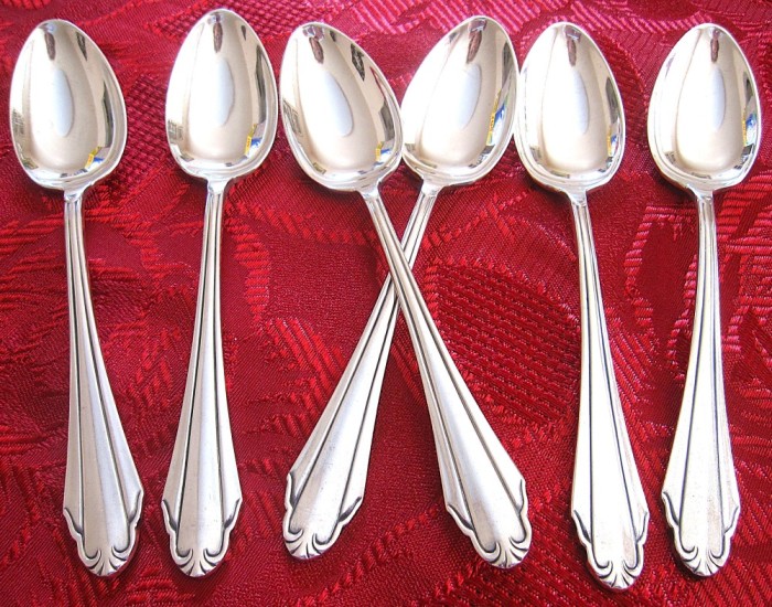 SET LINGURITE ARGINTATE PLACATE CU ARGINT MARCA MARTIN 13 CM