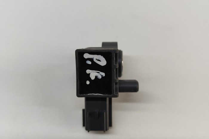 Senzor de impact st&acirc;nga față VOLVO XC90 II 2021 OEM: 31451531 28529555