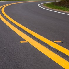 Vopsea marcaj rutier pe baza de solvent SWARCOMARK SV 330, 30 Kg