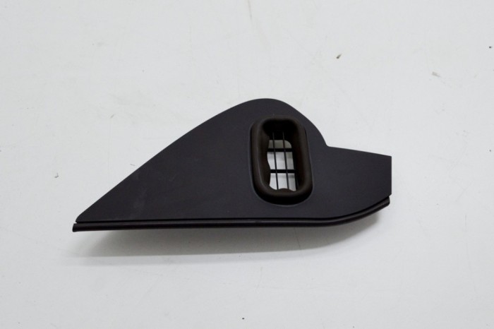 Ornament lateral planșa de bord MASERATI QUATTROPORTE VI 2014 OEM: AAE17284,670010229 13349831