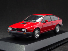 Macheta Alfa Romeo GTV6 Maxichamps 1:43 foto