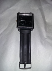 ceas D&amp;amp;G,Quartz,patrat,4,3 cm/4,3 cm,functional,ceas vintage folosit,T.GRATUIT foto