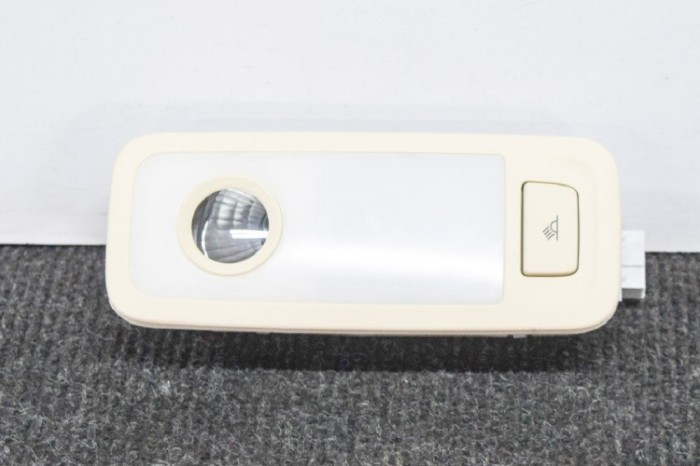 Iluminare interioară AUDI Q5 8R 2014 OEM: 8R0947292 | 11246205