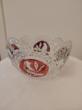 Fructieră vintage din cristal șlefuit manual, cu medalioane rubinii gravate cu pasăre și frunză de ferigă &ndash; 21 cm