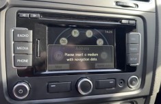 Naviga?ie originala RNS 310 de pe un Golf 6 2010 + Rama foto