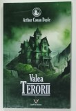 VALEA TERORII de ARTHUR CONAN DOYLE , ANII '2000 , COPERTA SPATE CU COLT LIPSA *