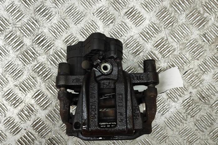 Etrier de fr&acirc;nă dreapta spate VW GOLF VIII CD1 2020 OEM: Hatchback | 26047750
