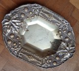 Tavă din alamă argintată, anul 1900