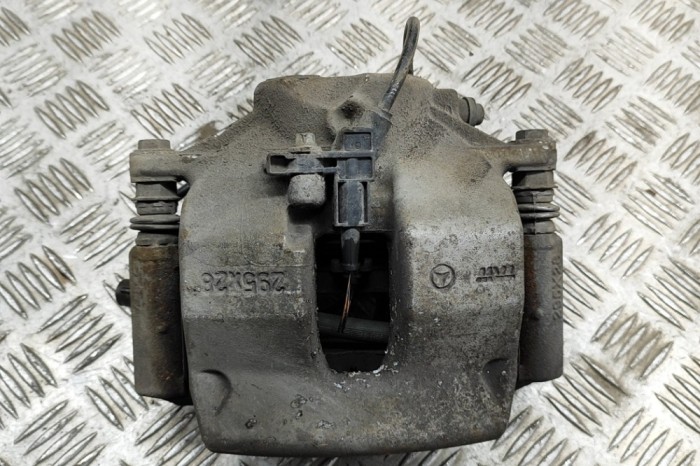 Etrier de fr&acirc;nă dreapta față MERCEDES-BENZ C T-Model S204 2012 OEM: A2044212681 22399610