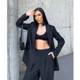 Costum negru elegant, cu dungi, oversized, din stofa , sacou lung si pantaloni largi
