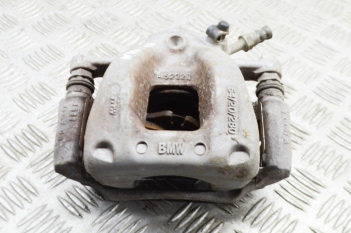 Etrier de fr&acirc;nă dreapta față BMW i3 I01 2020 OEM: 6860270 21327369