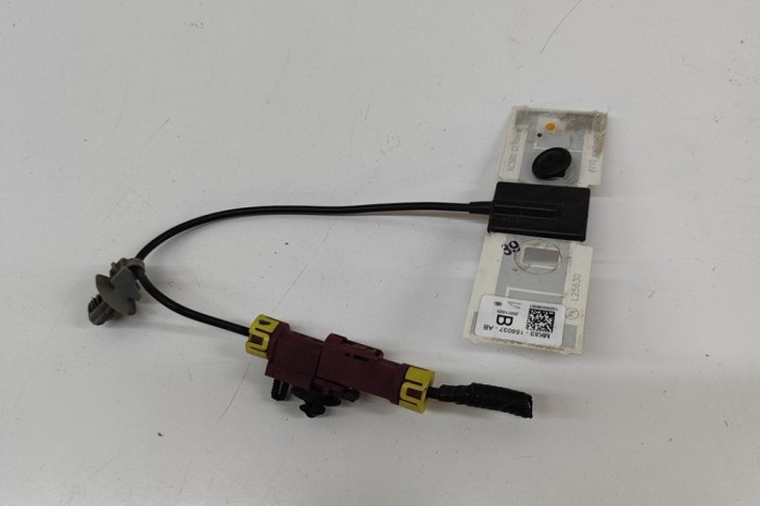 Antena JAGUAR F-PACE X761 2022 OEM: MK83-156037-AB | 31657320