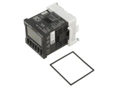 Contor electronic LCD impulsuri OMRON 12-48V SPDT pe panou 45x45mm