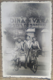 Biciclisti la Gradina de Vara, Raiul Pamantesc, Gogu Bogdan/ fotografie 1945, Romania 1900 - 1950, Portrete