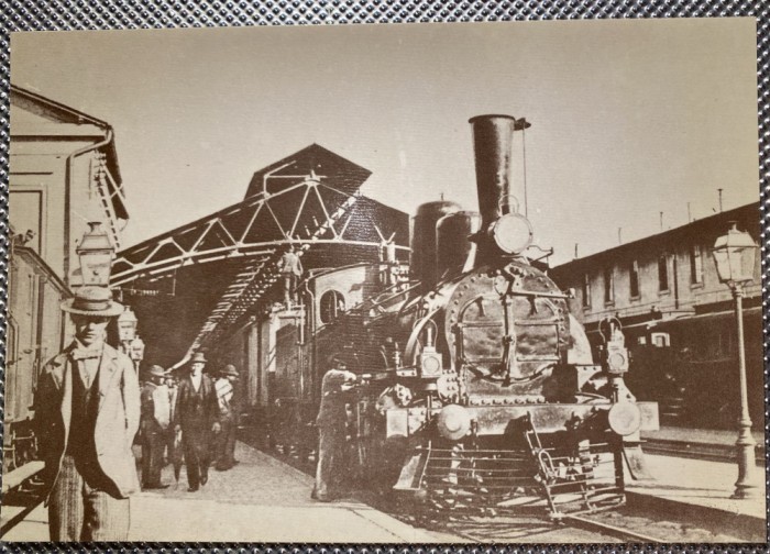 BUCURESTI-GARA de NORD la 1900 in PRIM PLAN O LOCOMOTIVA DE VITEZA,,ORLEANS&quot;