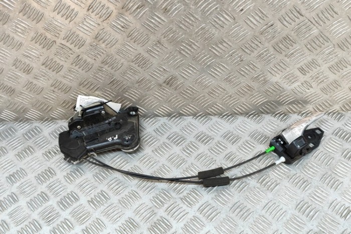 &Icirc;ncuietoare ușă dreapta față TOYOTA HILUX VIII Pick-up _N1_ 2018 OEM: 69030-02470,69205-0K130-C0 23469769