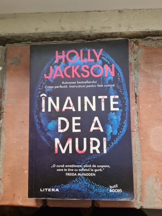 &Icirc;NAINTE DE A MURI