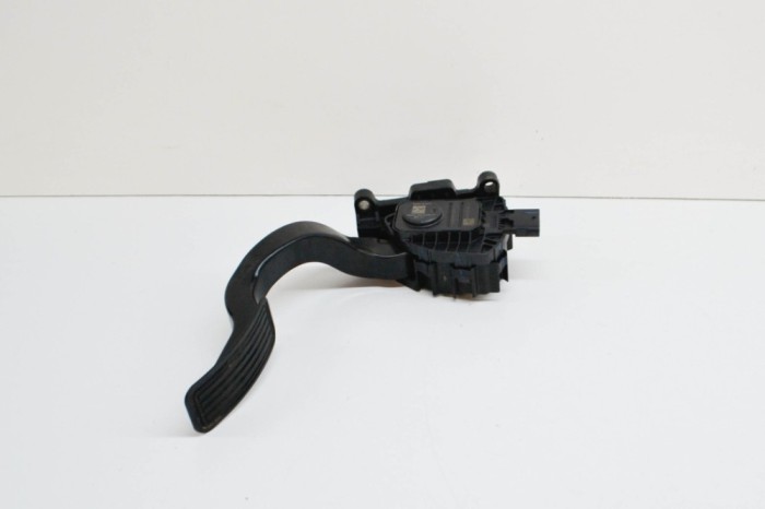 Pedala de accelerație TESLA MODEL 3 2021 OEM: A2120-221543,1011298,D-A2120-093233 15427217