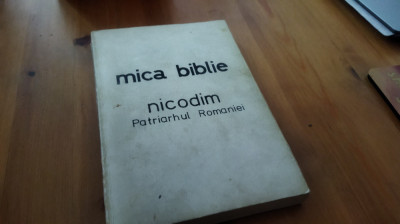 PATRIARHUL NICODIM, MICA BIBLIE CU ICOANE LA INDEMANA TUTUROR CRESTINILOR 1944 foto