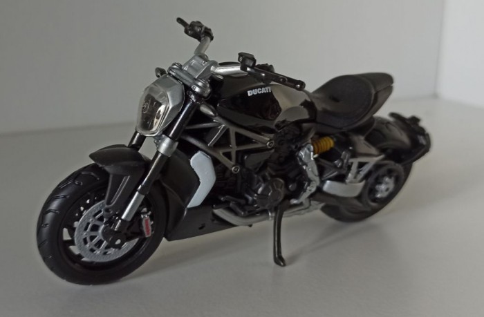 Macheta motocicleta Ducati xDiavel S negru - Bburago 1/18