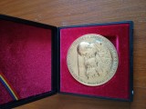 Medalie AVERESCU, PREZAN,ANTONESCU , Maresalii Romaniei , bronz placat cu aur.diametru 50 mm.De colectie