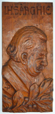 Ioan H. Sarghie - Autoportret cu frunze, sculptura lemn 1957, stejar 62 x 29cm foto