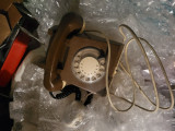 Telefon cu disc maro vintage