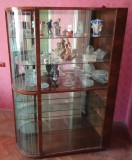 V&icirc;nd o vitrină cu tot conținutul din 1900-1940