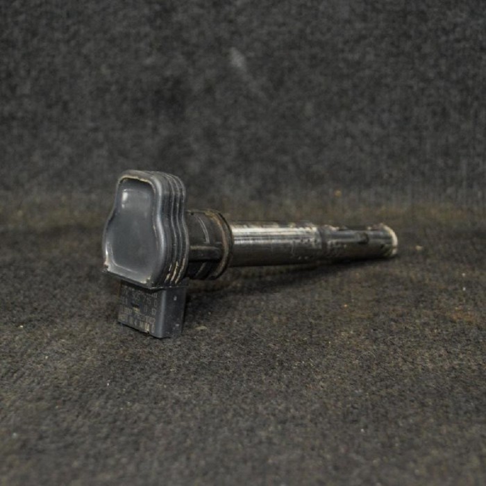 Bobina de inducție de &icirc;naltă tensiune VW PASSAT CC 357 2010 OEM: 07K905715D 2014104