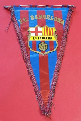 Fanion fotbal - FC BARCELONA (dimensiuni mari 45x25 cm) - nu are snurul de agatat foto