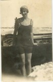 P2798N Femeie &icirc;n costum de baie, perioada interbelică