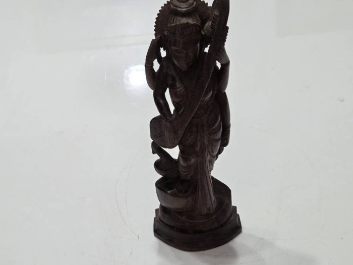 Statueta vintage Krishna cantand la chitara