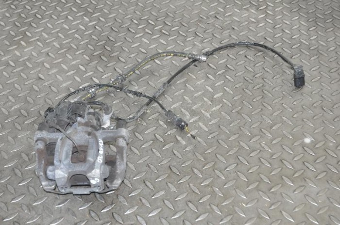 Etrier de fr&acirc;nă dreapta spate MINI COUNTRYMAN F60 2017 OEM: 6883022 10861722