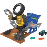 Set de joaca Hot Wheels Monster Trucks - Mega Wrex vs Crushzilla, Mattel
